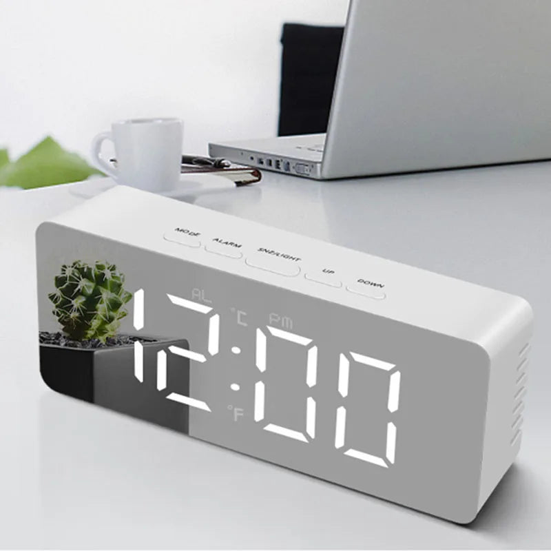 Relógio LED com Temperatura